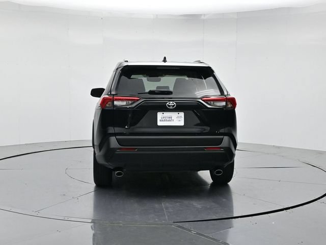 Used 2021 Toyota RAV4 XLE FWD image 8
