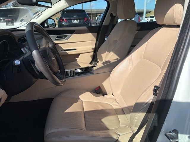Used 2016 Jaguar XF Prestige image 14