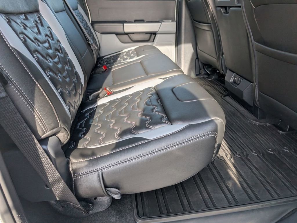 Used 2025 Ford F450 XLT w/ FX4 Off-Road Package image 43