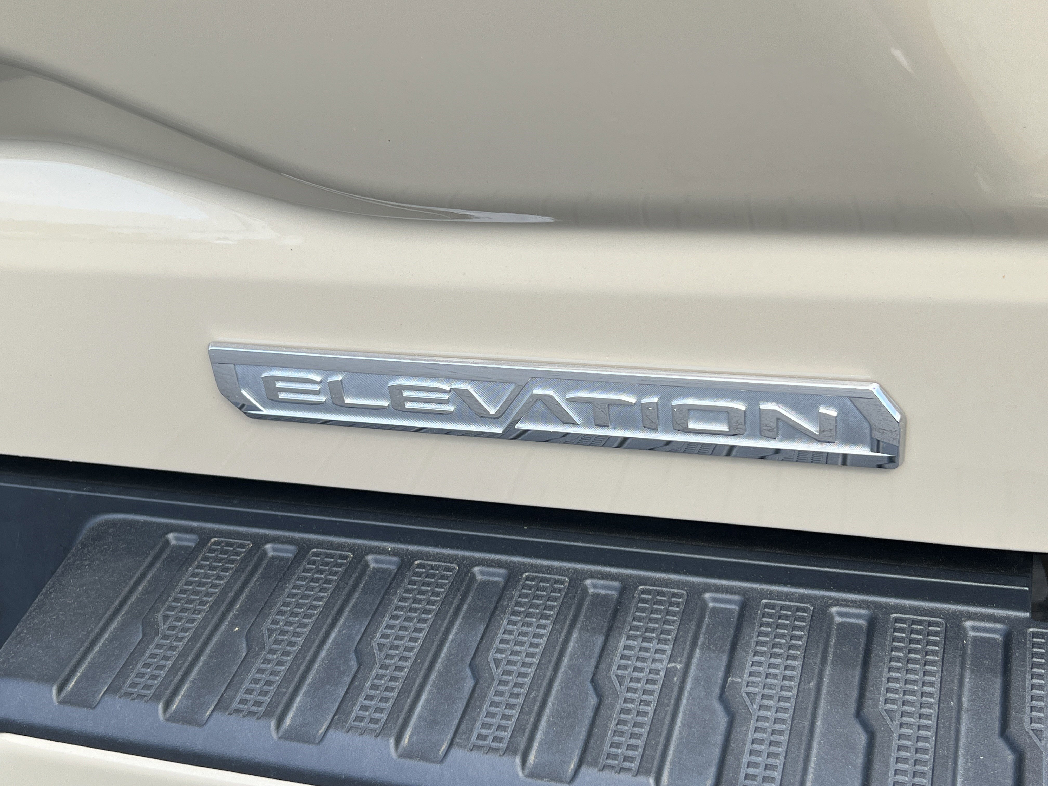 Used 2023 GMC Sierra 1500 Elevation AWD/4WD image 9