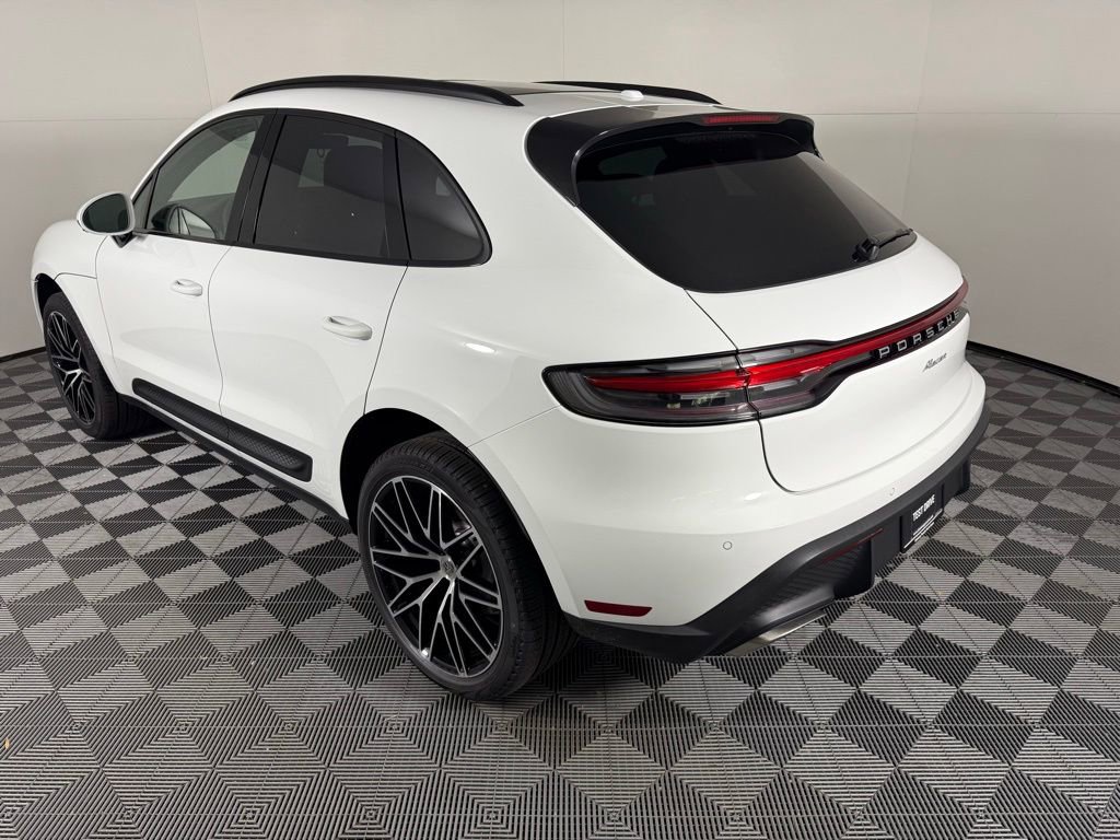 New 2026 Porsche Macan image 3