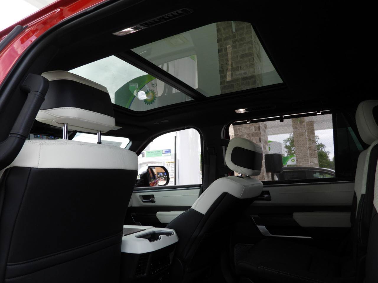 Used 2023 Toyota Sequoia Capstone AWD/4WD image 51