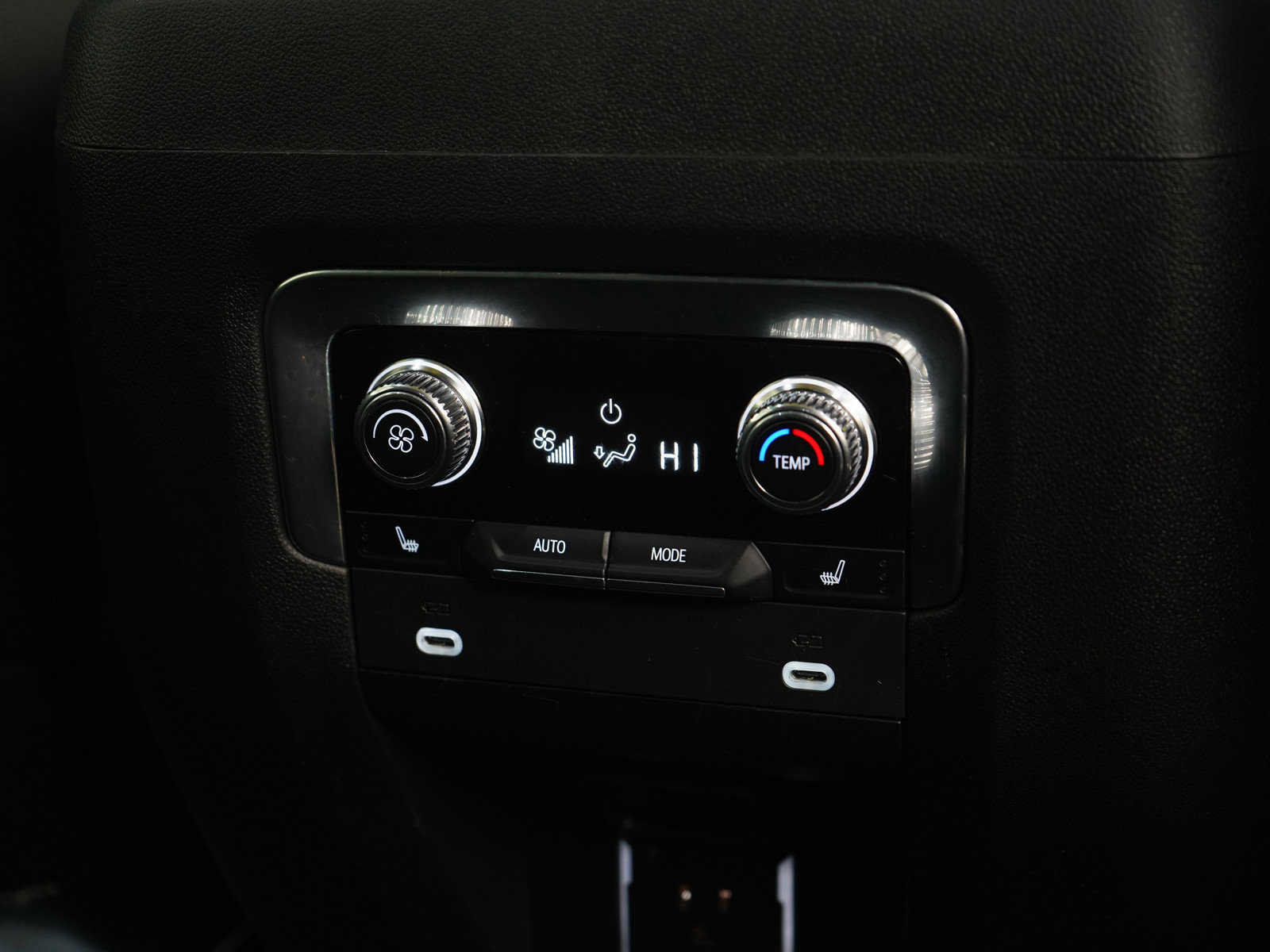 Used 2023 GMC Yukon XL AT4 w/ AT4 Premium Plus Package image 17