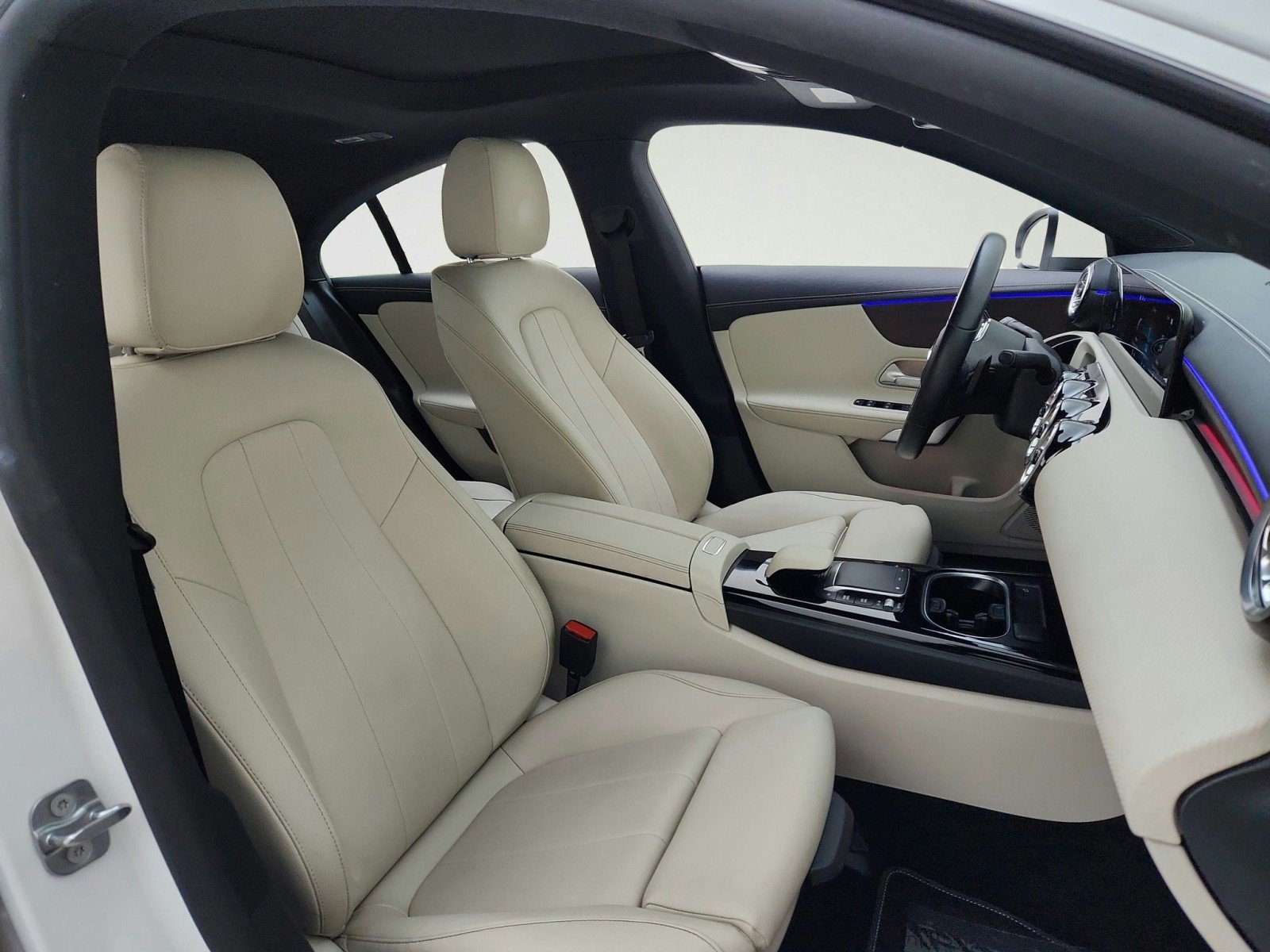 Certified 2023 Mercedes-Benz CLA 250 w/ Premium Package image 31