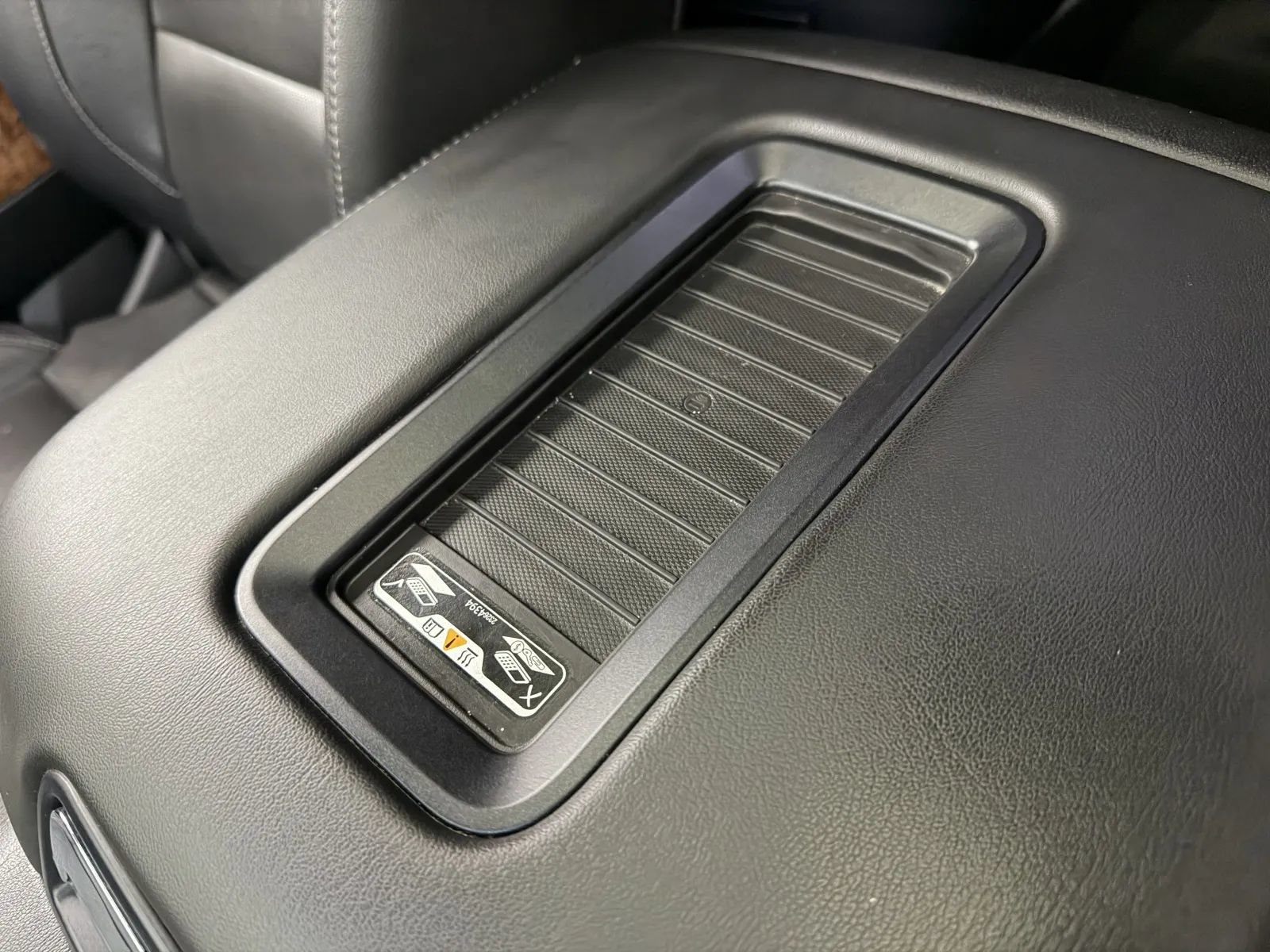 Used 2018 Chevrolet Tahoe Premier AWD/4WD image 26