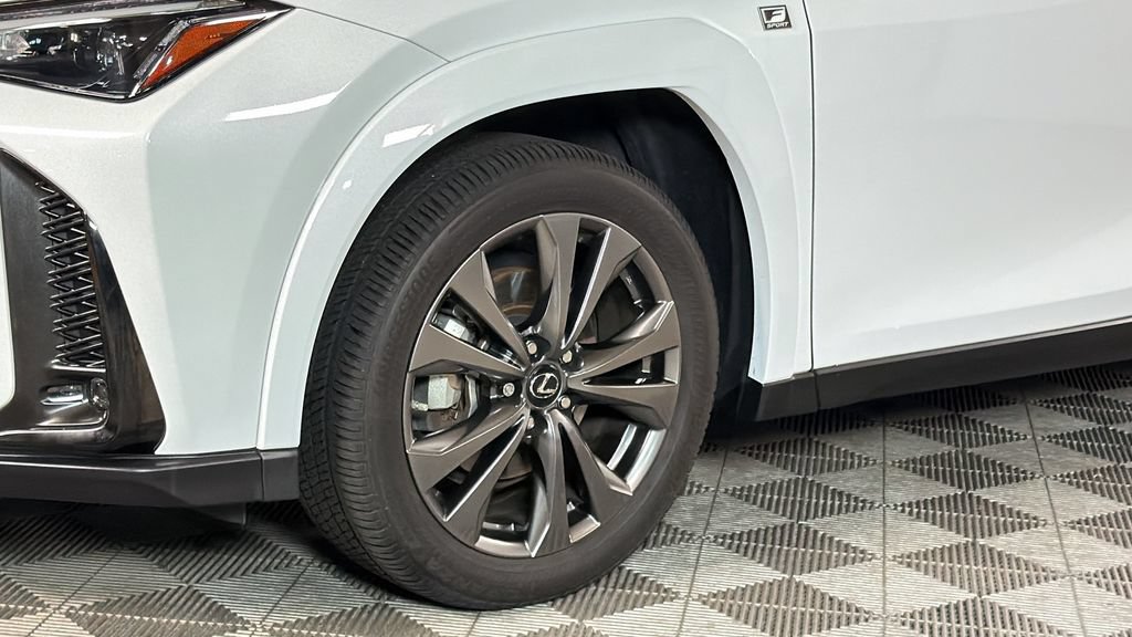 Certified 2024 Lexus UX 250h F Sport AWD/4WD image 4