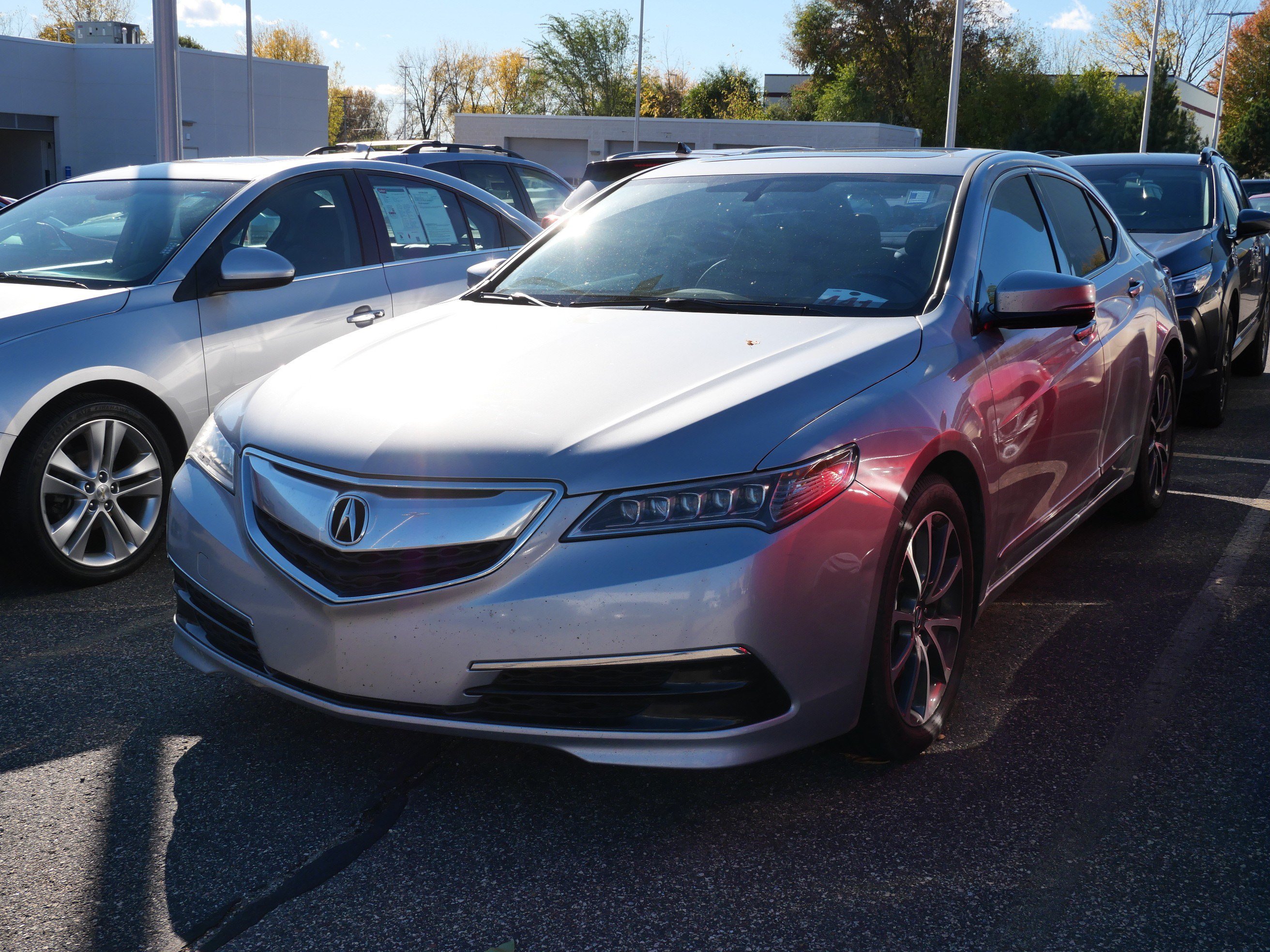 Used 2017 Acura TLX V6 FWD image 3
