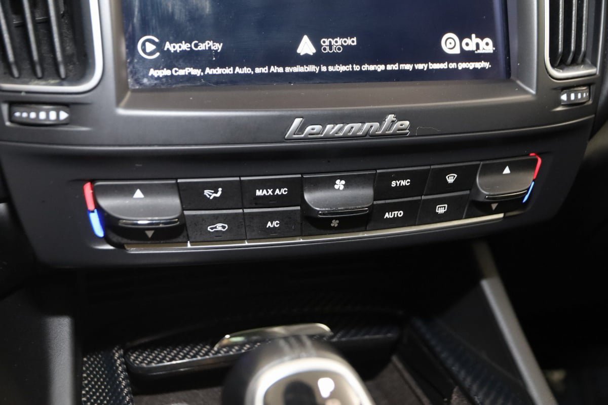 Used 2018 Maserati Levante S GranSport AWD/4WD image 33
