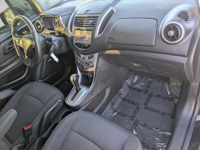 Used 2016 Chevrolet Trax LT w/ LT Sun and Sound Package image 21