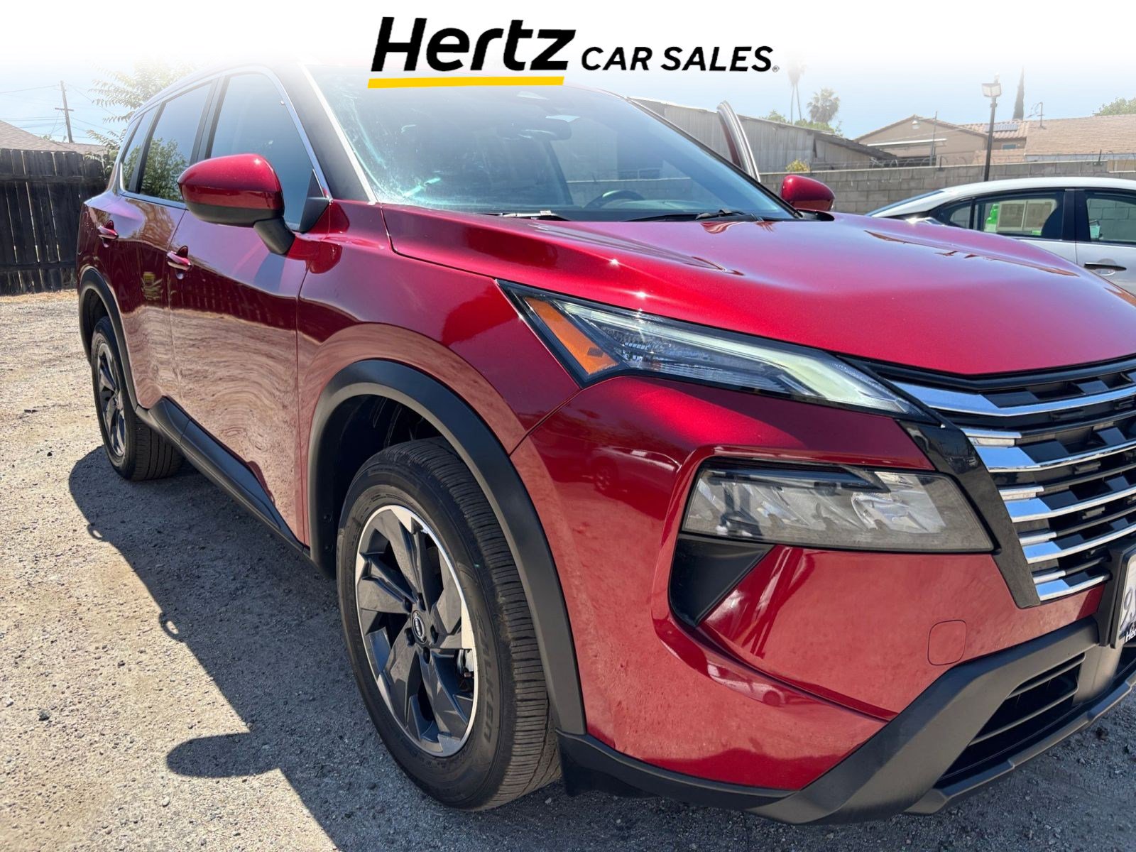 Used 2025 Nissan Rogue SV FWD image 1