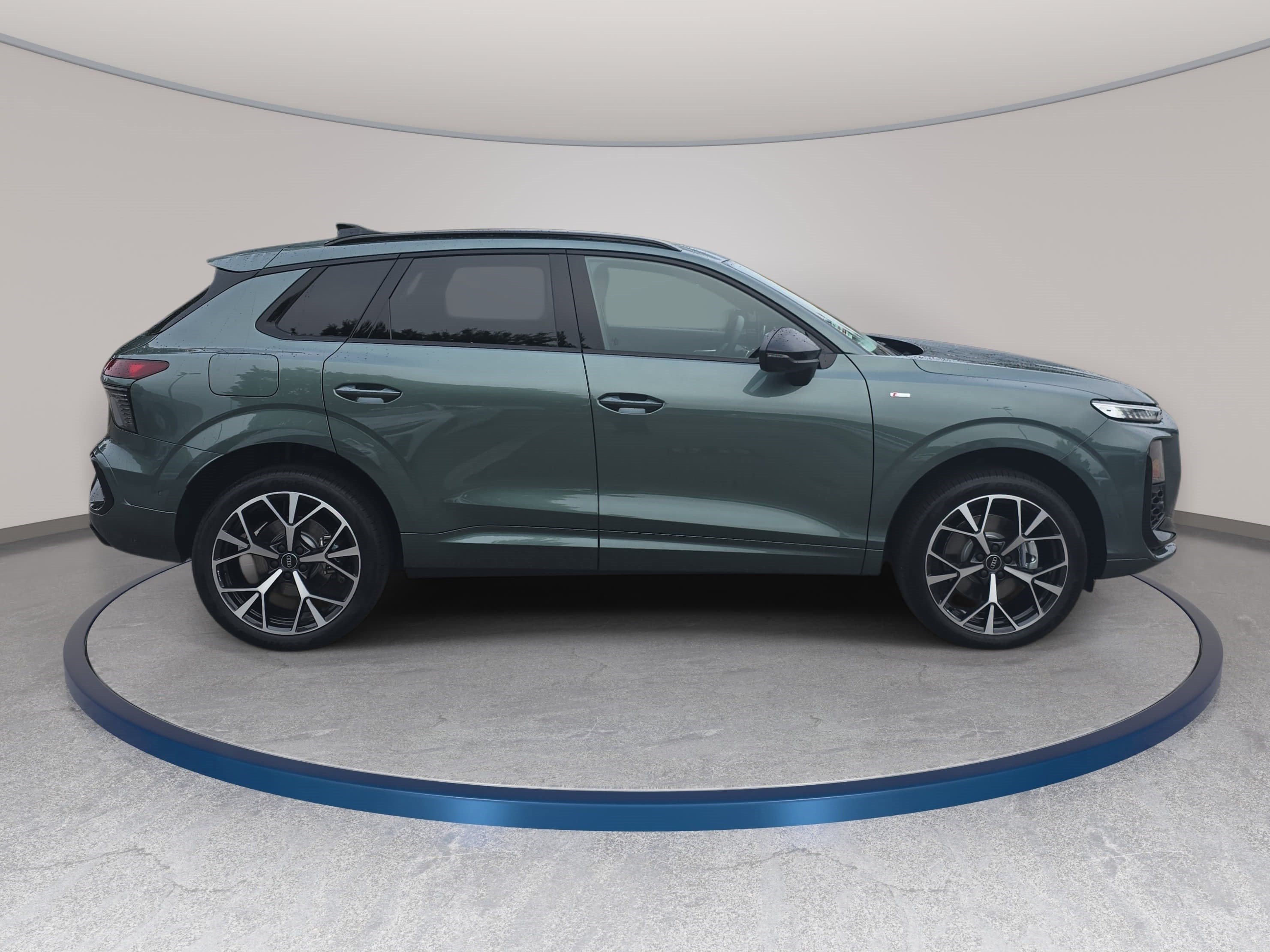 New 2026 Audi Q3 quattro 2.0T AWD/4WD image 4