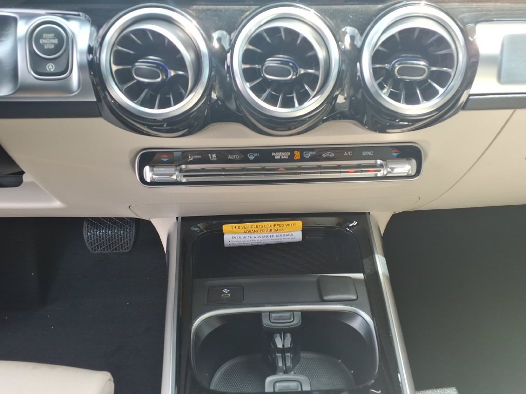 New 2026 Mercedes-Benz GLB 250 4MATIC image 23