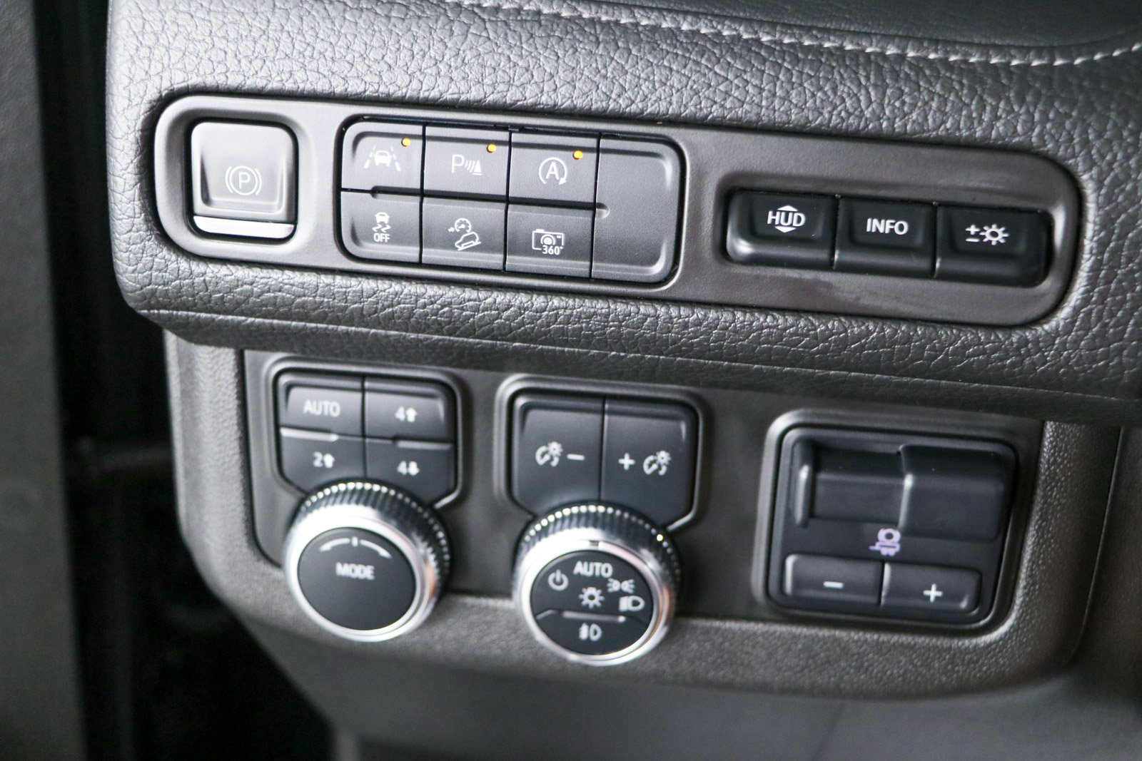 Used 2023 GMC Yukon Denali w/ Max Trailering Package AWD/4WD image 23