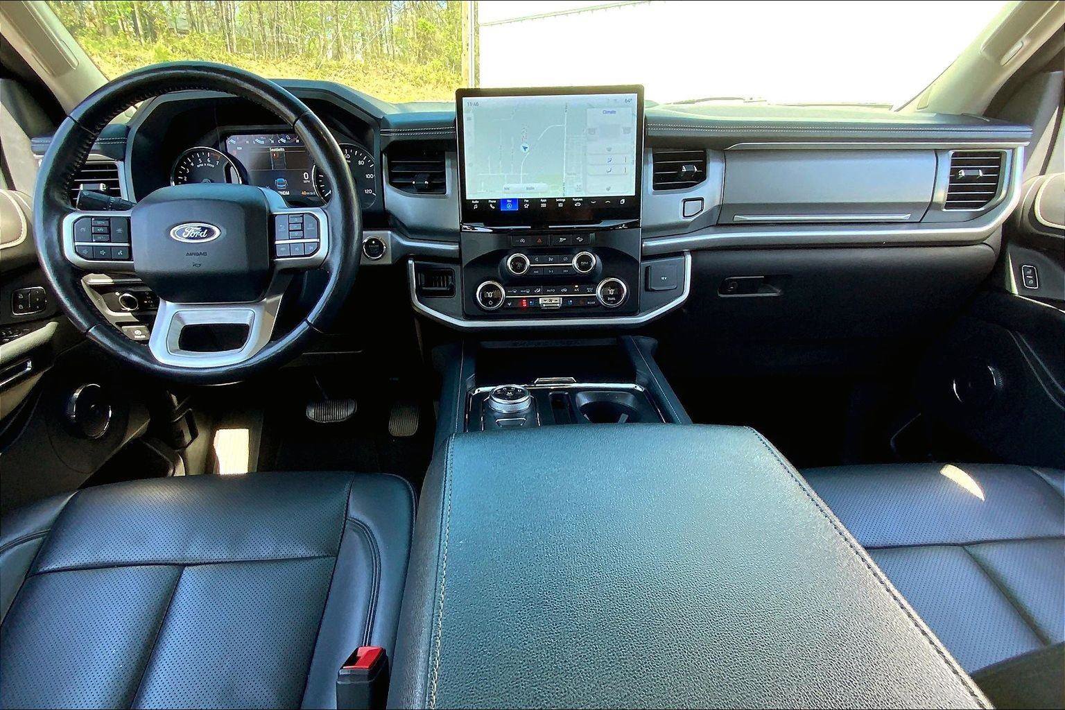 Used 2024 Ford Expedition XLT image 13