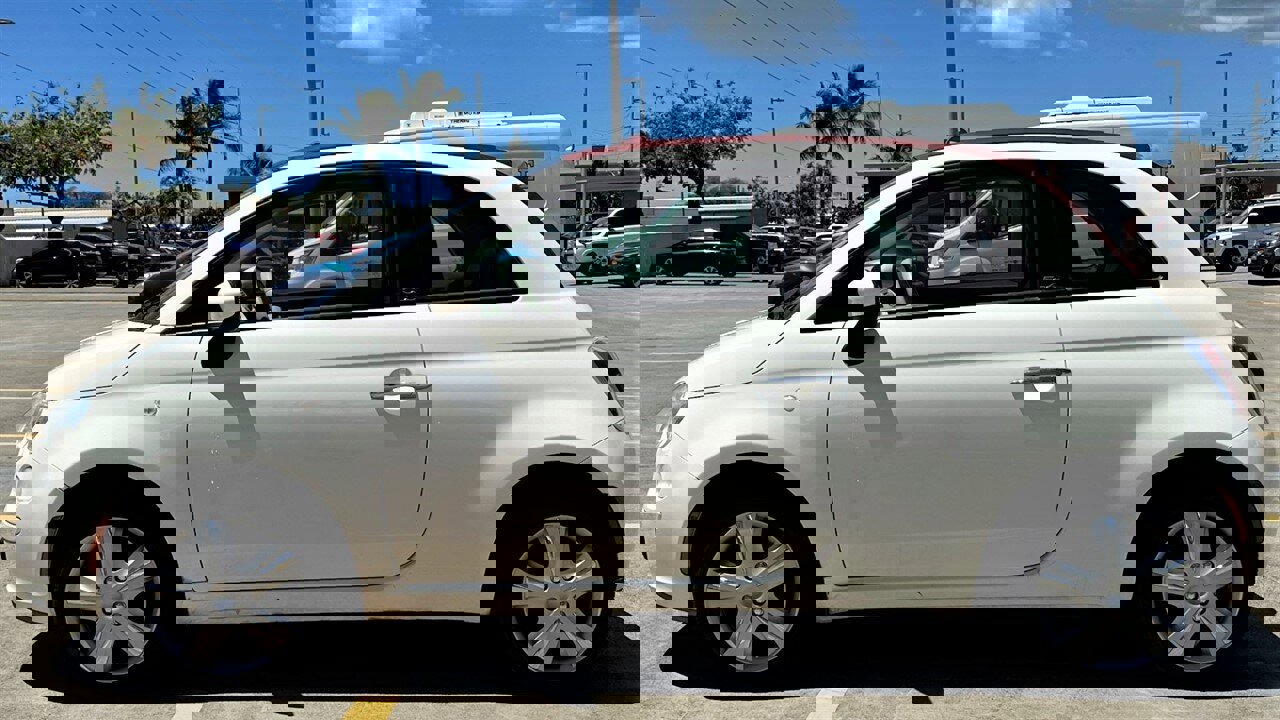 Used 2015 FIAT 500 Pop image 2