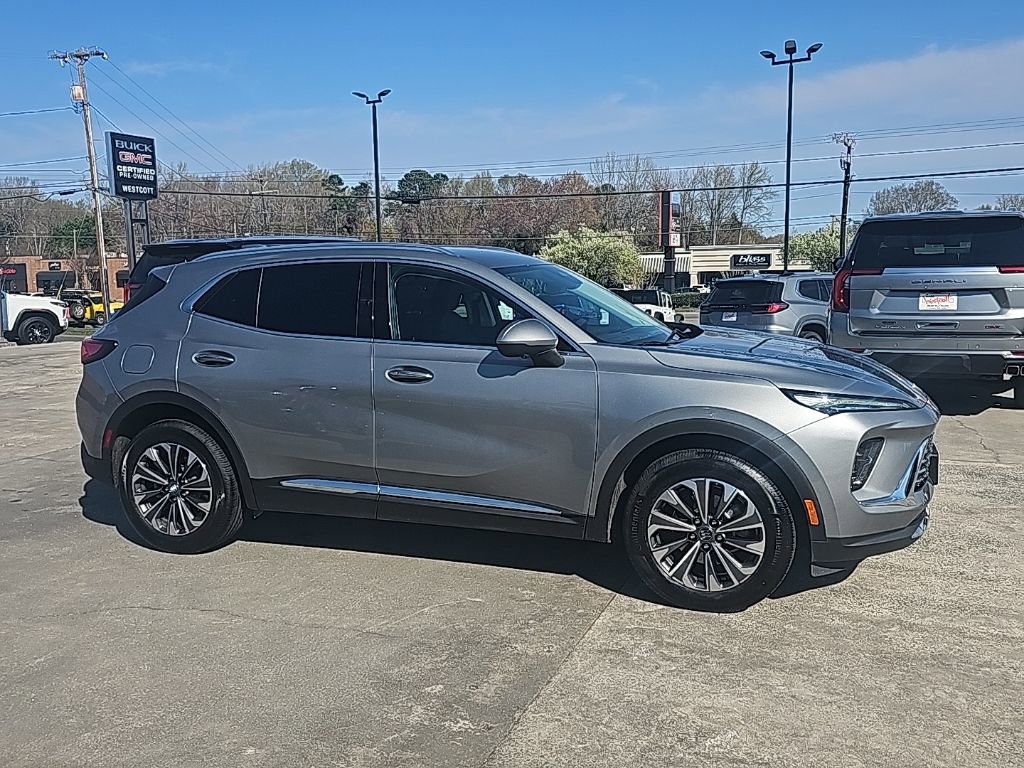 Certified 2025 Buick Envision Preferred image 2