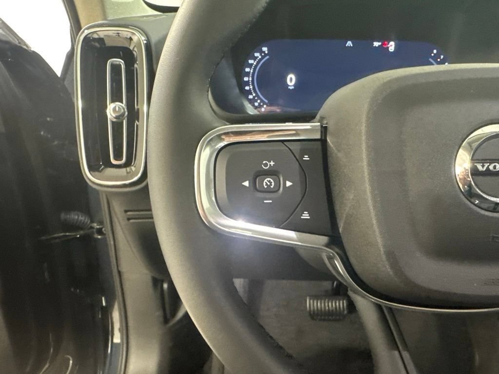 New 2026 Volvo XC40 B5 Core w/ Protection Package Premier AWD/4WD image 9