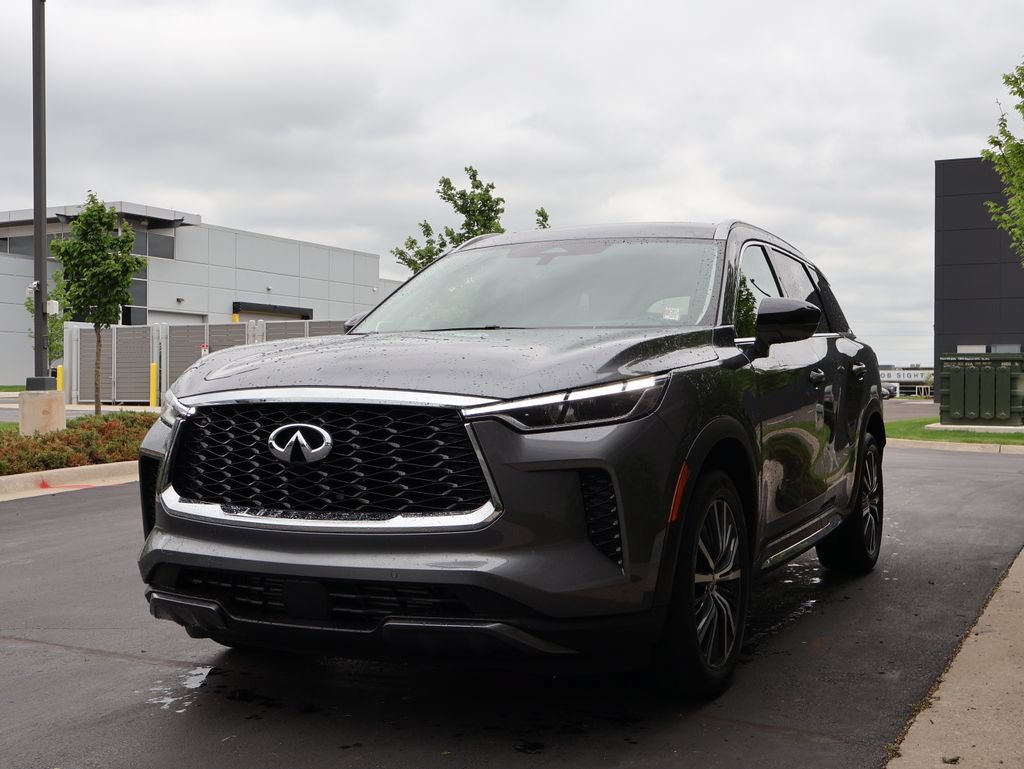 Used 2025 INFINITI QX60 Sensory w/ Cargo Package AWD/4WD image 3