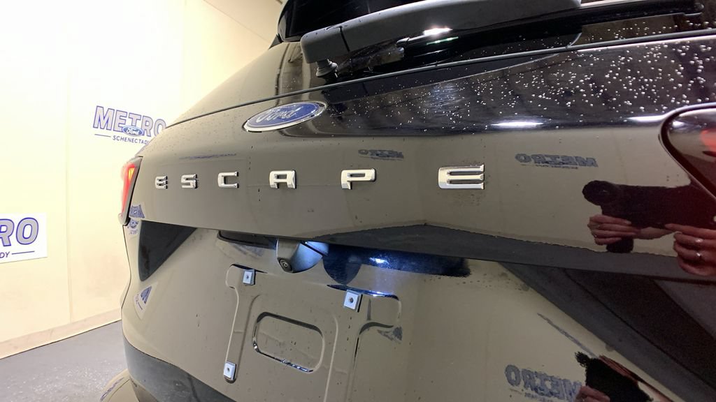 Used 2024 Ford Escape ST-Line w/ Tech Pack #1 AWD/4WD image 17