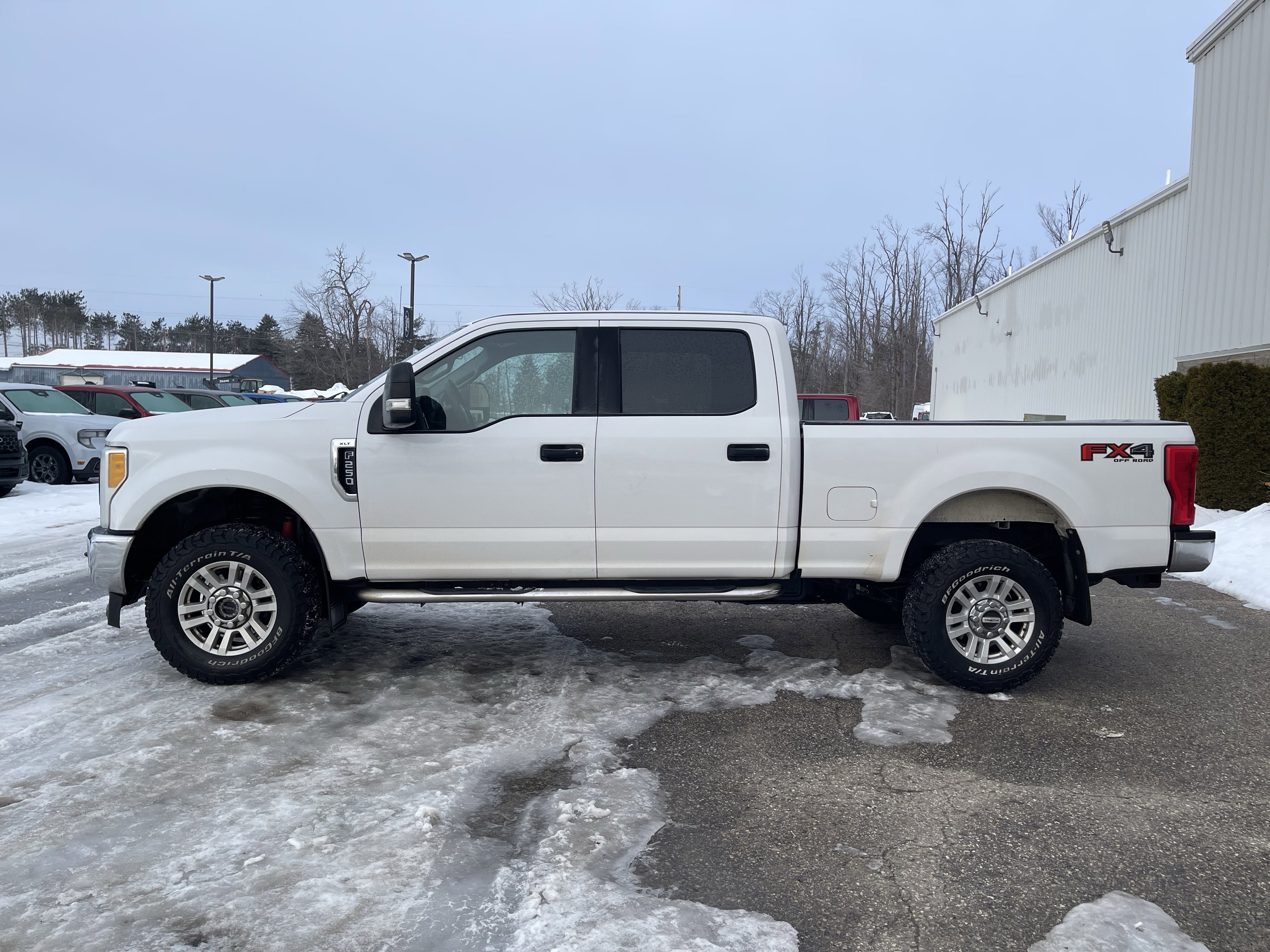 Used 2017 Ford F250 XLT w/ FX4 Off-Road Package image 7