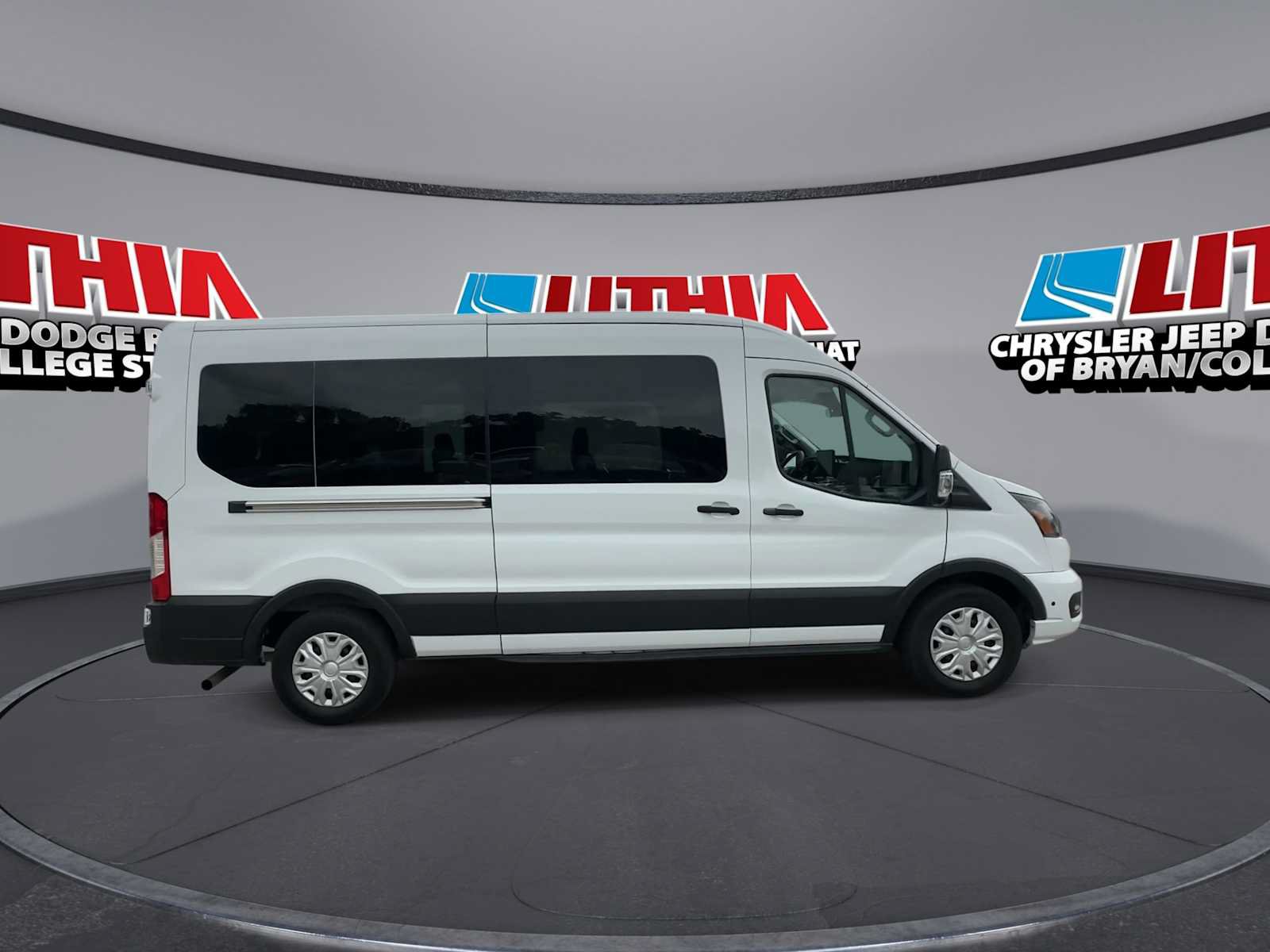 Used 2025 Ford Transit 350 XLT RWD image 9