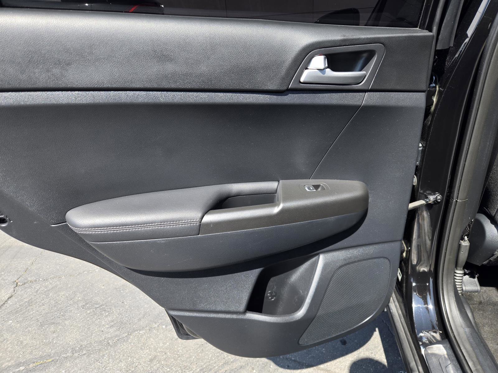 Used 2022 Kia Sportage LX w/ LX AWD Value Edition Package image 24