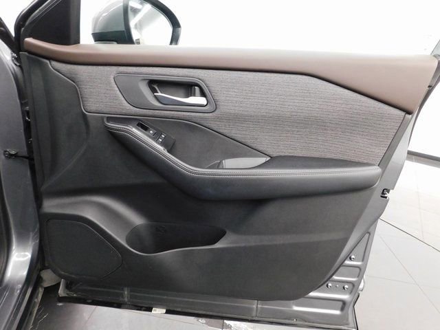 Certified 2023 Nissan Rogue SV image 29