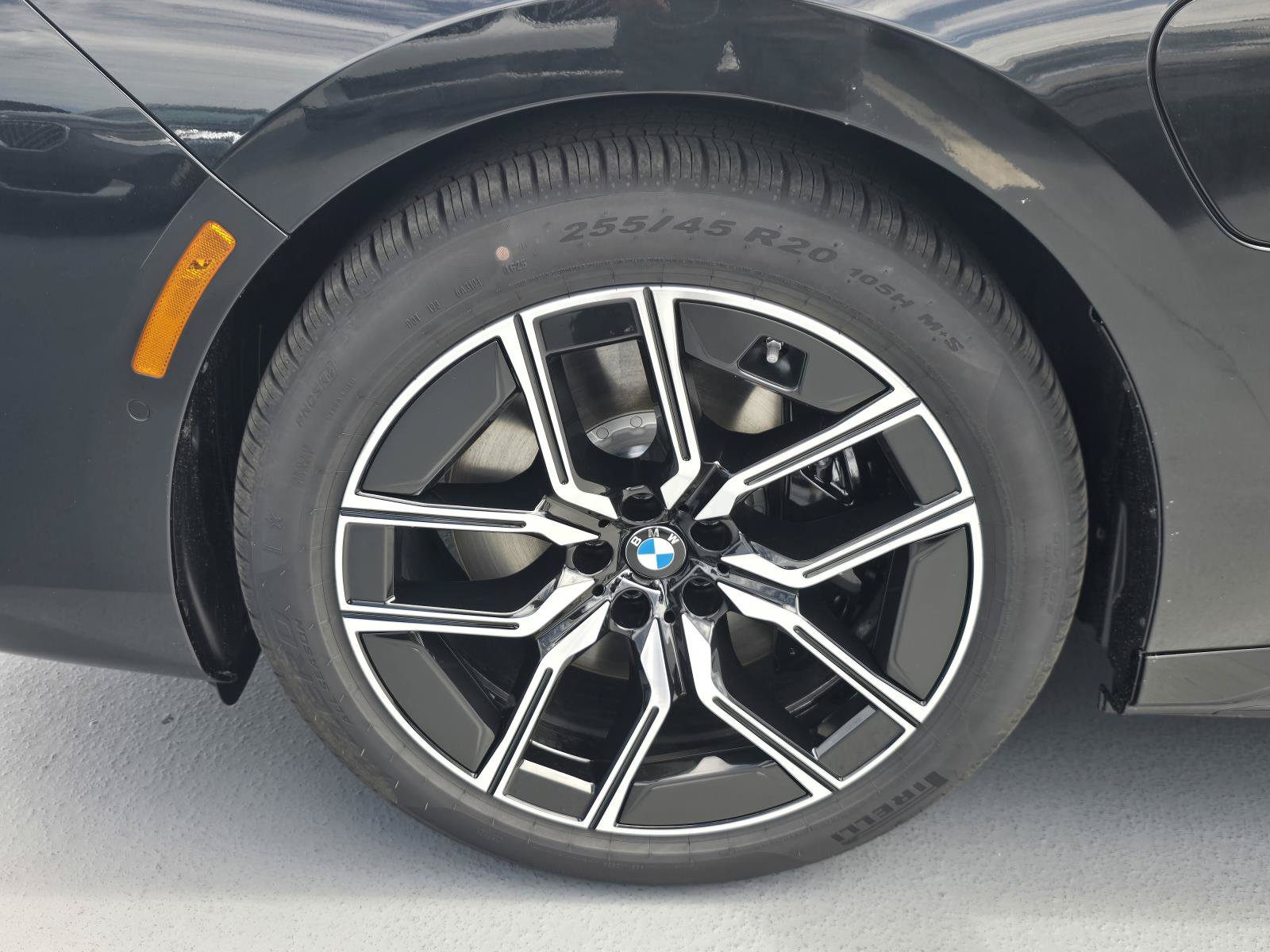 New 2026 BMW 750e xDrive w/ Executive Package AWD/4WD image 9