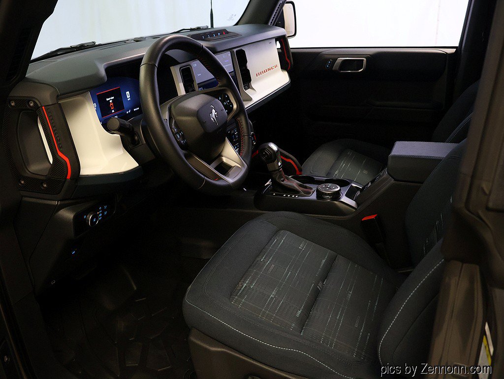 Used 2025 Ford Bronco Heritage Edition AWD/4WD image 12