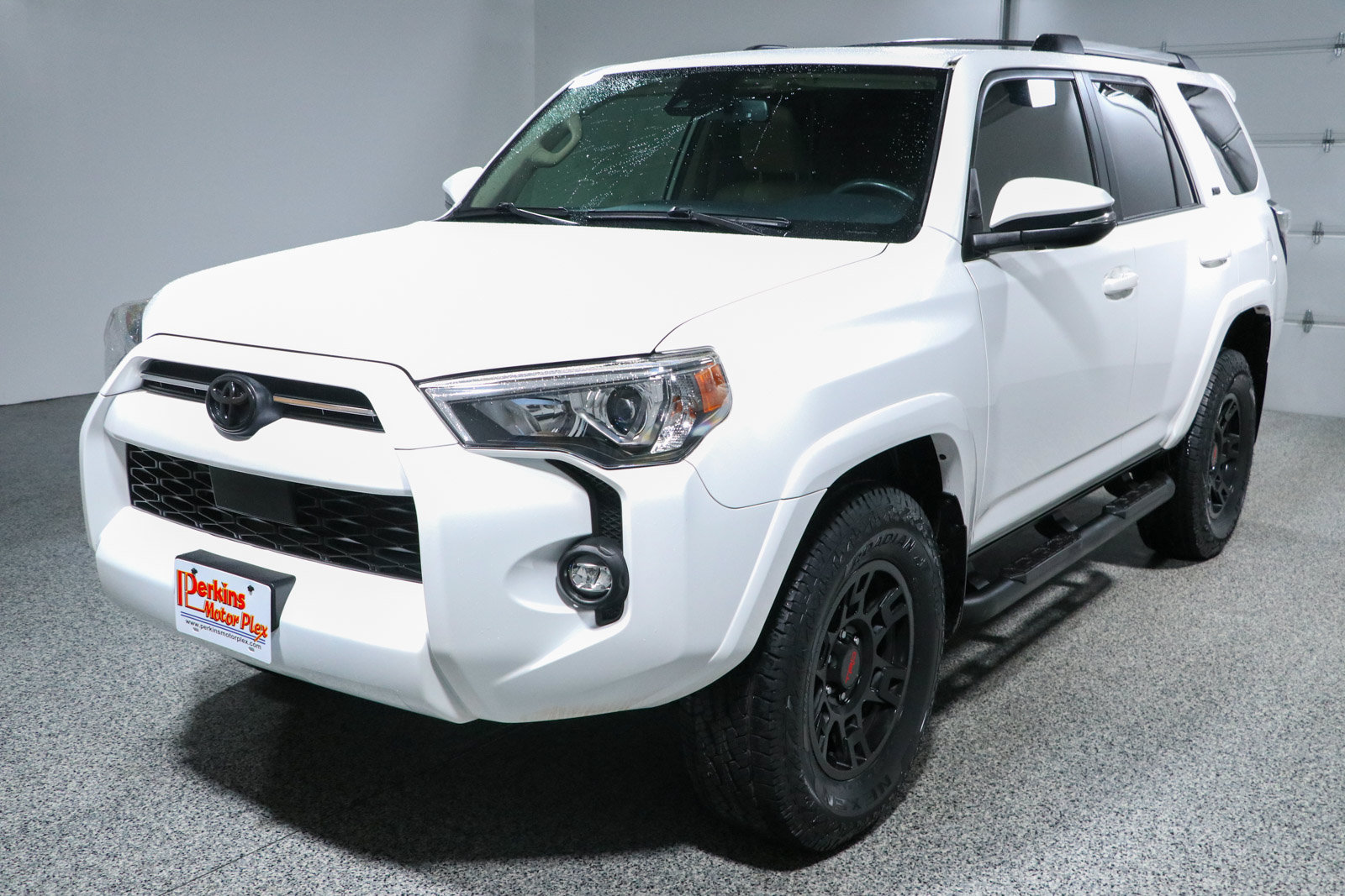Used 2022 Toyota 4Runner SR5 Premium w/ Moonroof Package AWD/4WD image 32