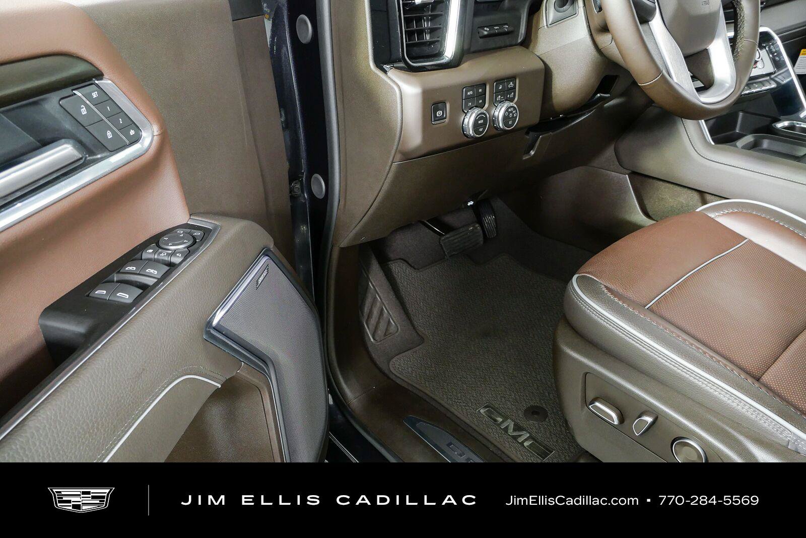 Used 2026 GMC Sierra 2500 Denali w/ Denali Reserve Package AWD/4WD image 8