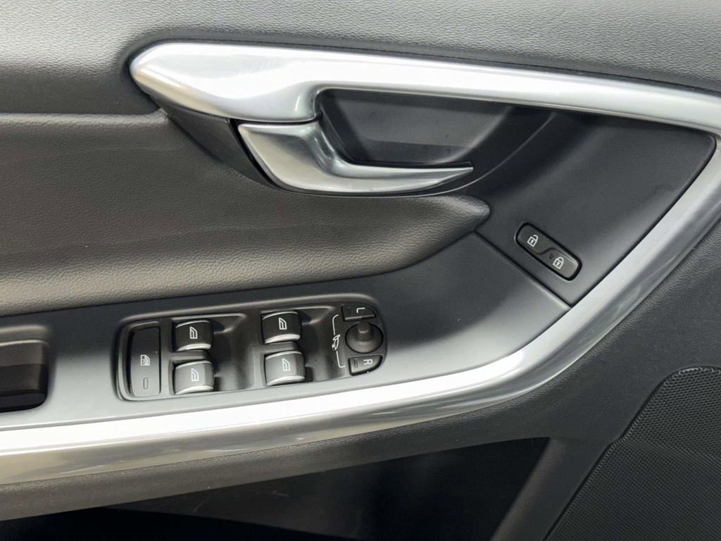 Used 2018 Volvo S60 T5 Inscription Platinum image 20