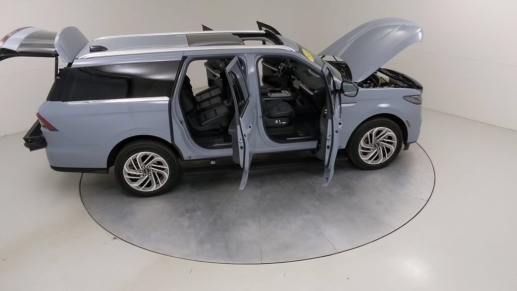 Used 2026 Lincoln Navigator L Reserve AWD/4WD image 52
