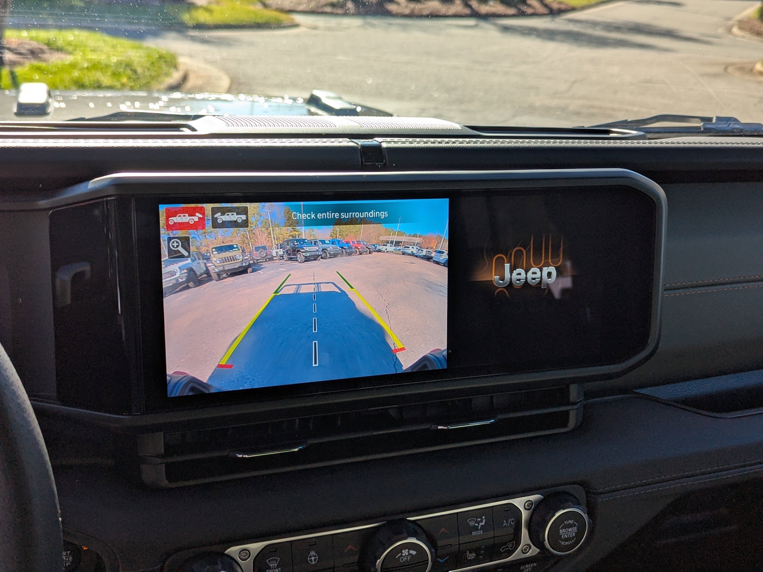 Certified 2024 Jeep Gladiator Mojave image 19