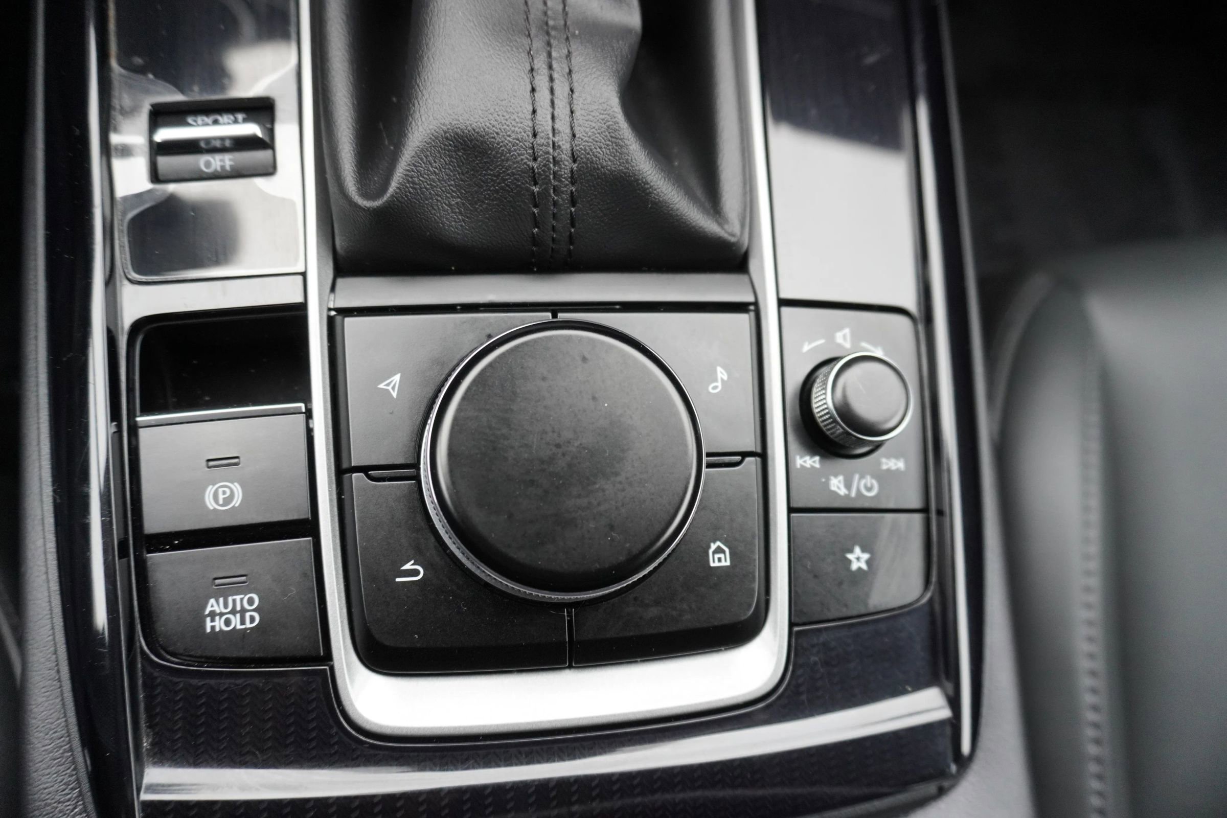 Used 2025 MAZDA CX-30 AWD 2.5 S w/ Select Sport Pkg image 17