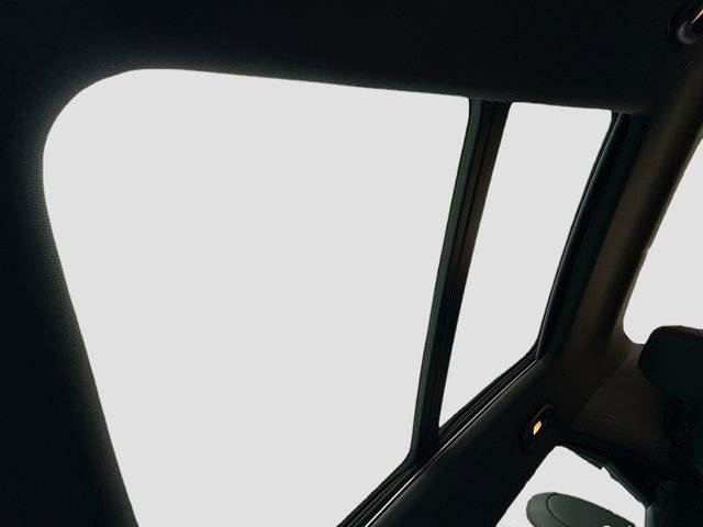 Used 2021 Chevrolet TrailBlazer RS w/ Sun and Liftgate Package image 23