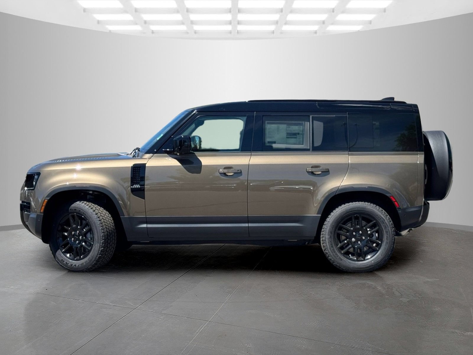New 2026 Land Rover Defender 110 S AWD/4WD image 8