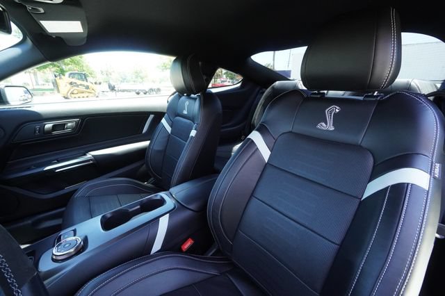 Used 2022 Ford Mustang Shelby GT500 w/ Technology Package RWD image 18
