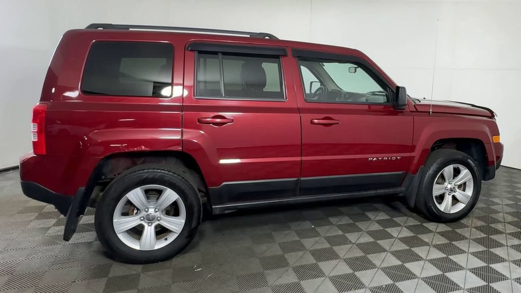 Used 2014 Jeep Patriot Latitude AWD/4WD image 11