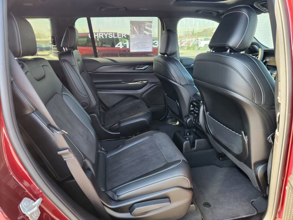 Used 2024 Jeep Grand Cherokee L Altitude image 13