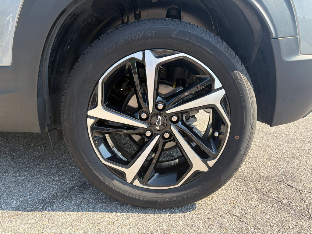 Used 2023 Chevrolet TrailBlazer RS AWD/4WD image 19