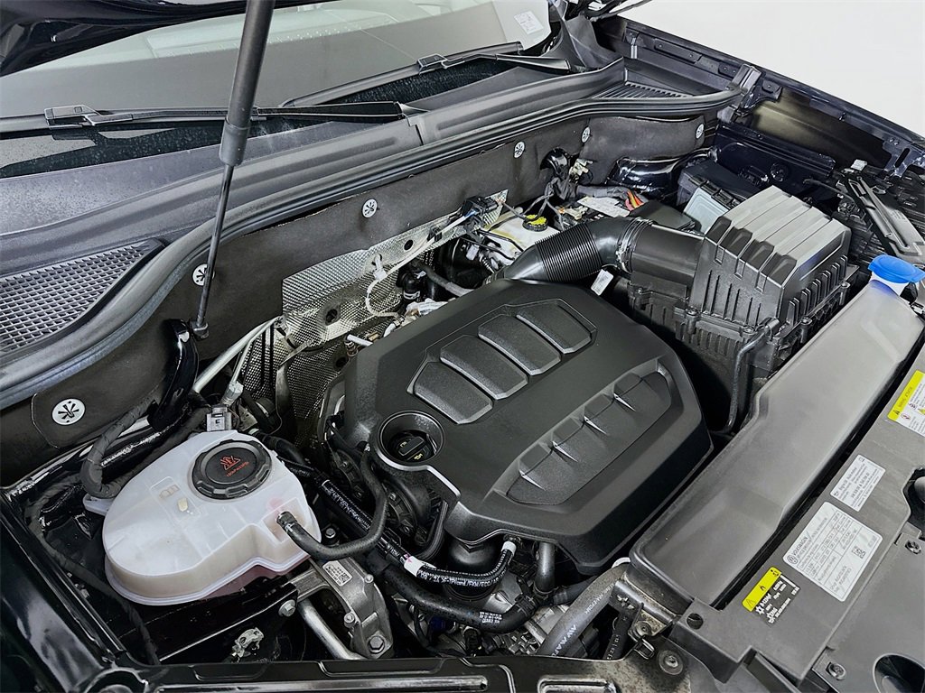 Used 2024 Volkswagen Atlas Cross Sport SEL Premium R-Line image 27