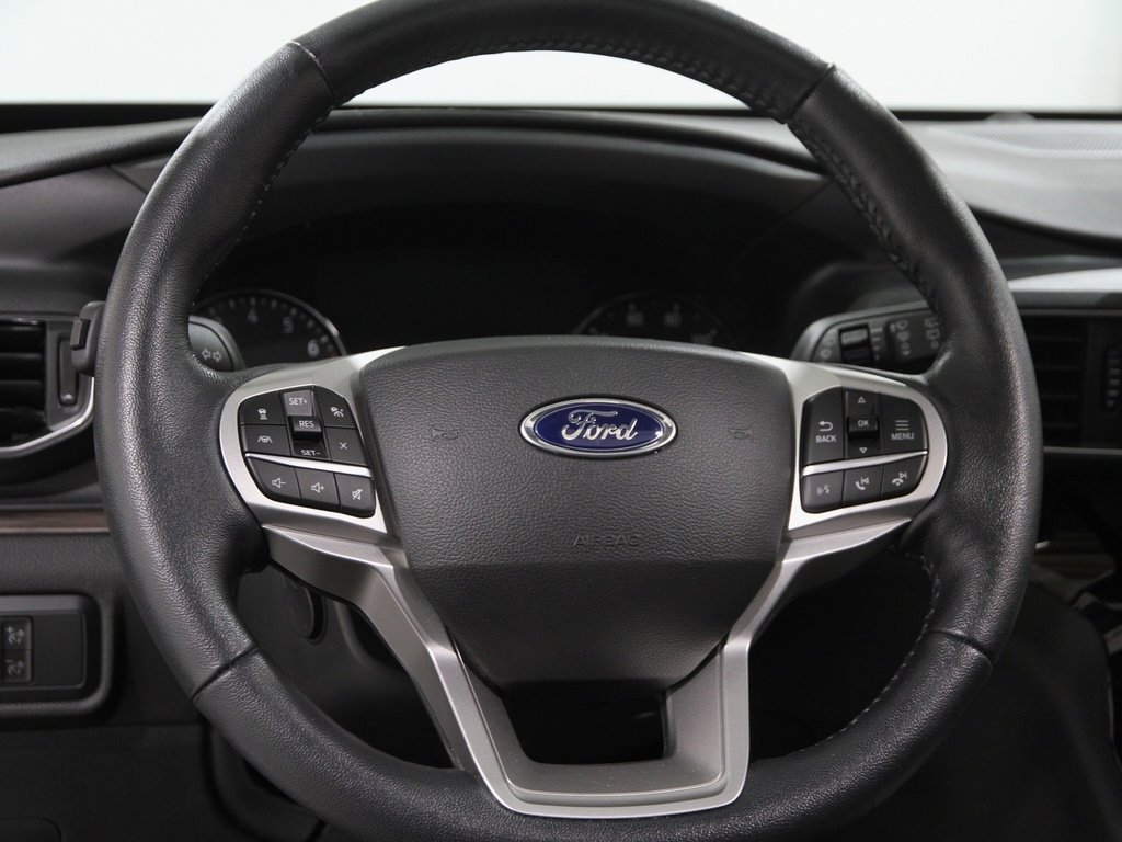 Certified 2022 Ford Explorer Limited w/ Equipment Group 301A image 8