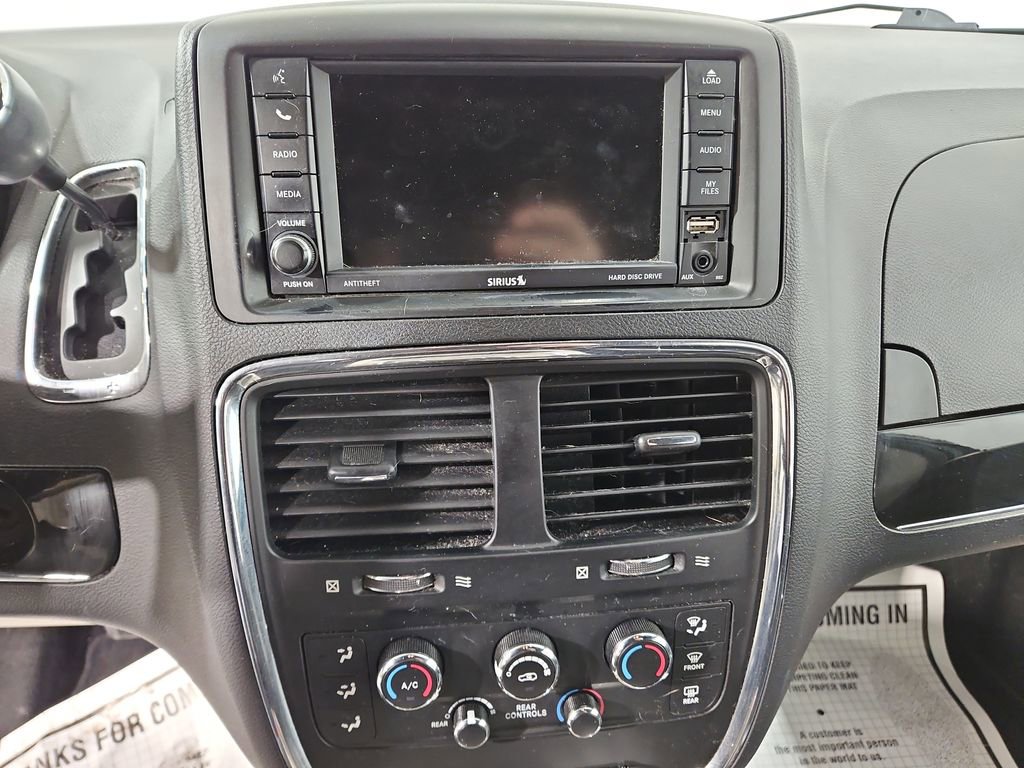 Used 2018 Dodge Grand Caravan SXT image 19