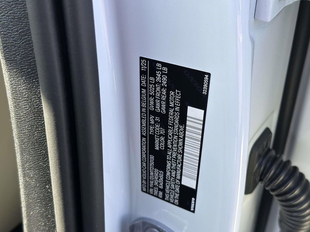 New 2026 Volvo XC40 B5 Ultra w/ Protection Package Premier image 25