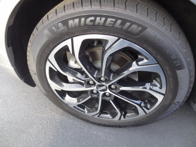 Used 2025 Lincoln Nautilus Reserve AWD/4WD image 22