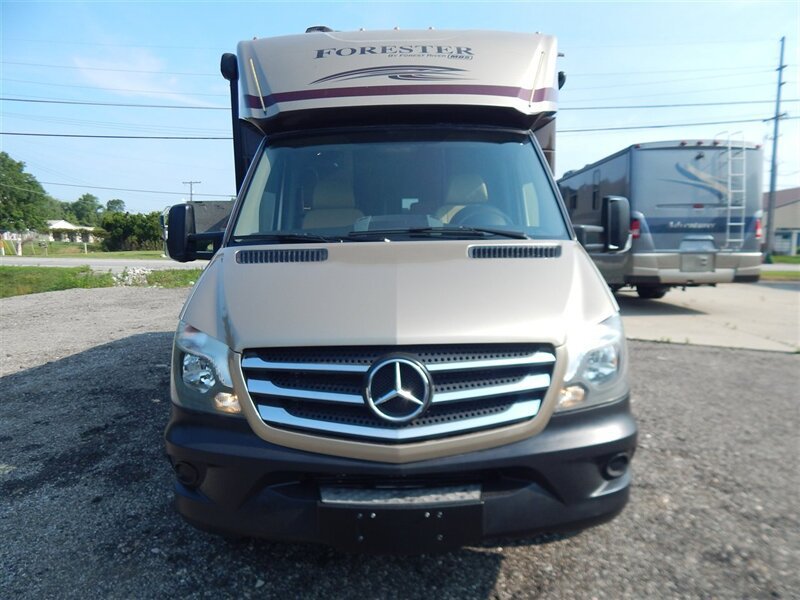 Used 2017 Mercedes-Benz Sprinter 3500 image 4