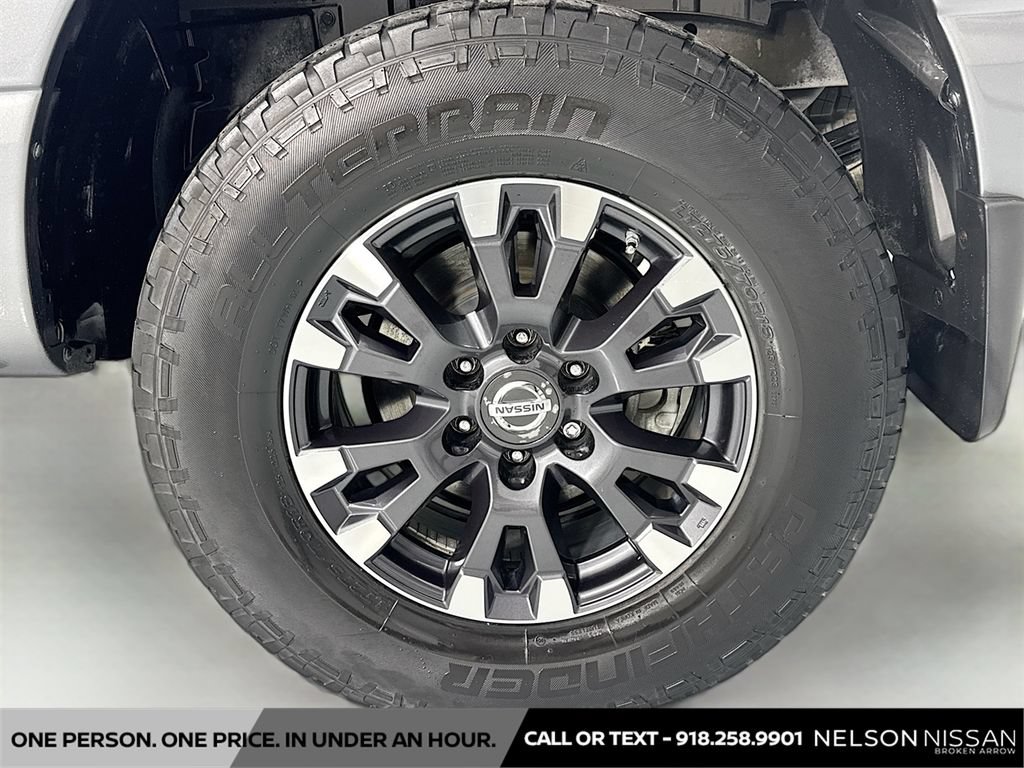 Used 2020 Nissan Titan SL w/ Moonroof Package AWD/4WD image 34