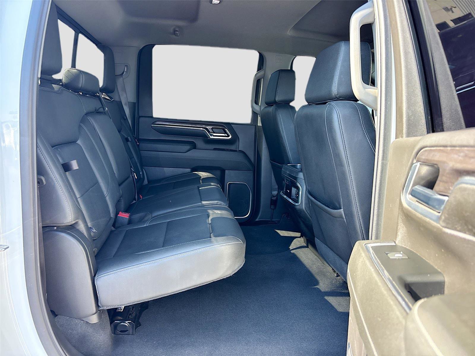 Used 2024 Chevrolet Silverado 2500 LTZ w/ LTZ Plus Package image 32