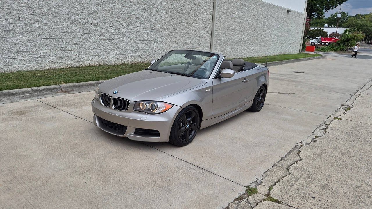 Used 2010 BMW 135i Convertible RWD image 2